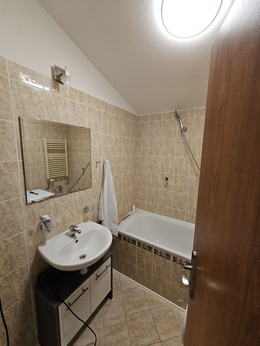 Prenájom bytu 2-izbový 70 m², Rákosová, Vestec, Středočeský kraj Prenájom bytu 2-izbový 70 m², Rákosová, Vestec, Středočeský kraj