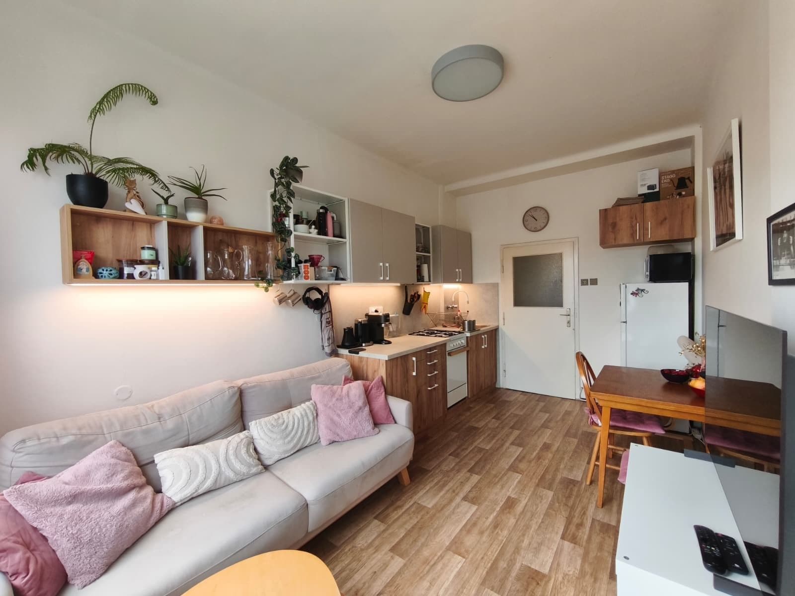 Prenájom bytu 2-izbový 47 m², Dělnická, Praha, Praha Prenájom bytu 2-izbový 47 m², Dělnická, Praha, Praha