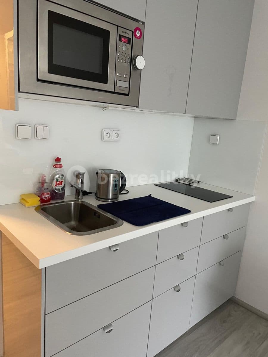 Prenájom bytu 1-izbový 32 m², Herlíkovická, Praha, Praha Prenájom bytu 1-izbový 32 m², Herlíkovická, Praha, Praha