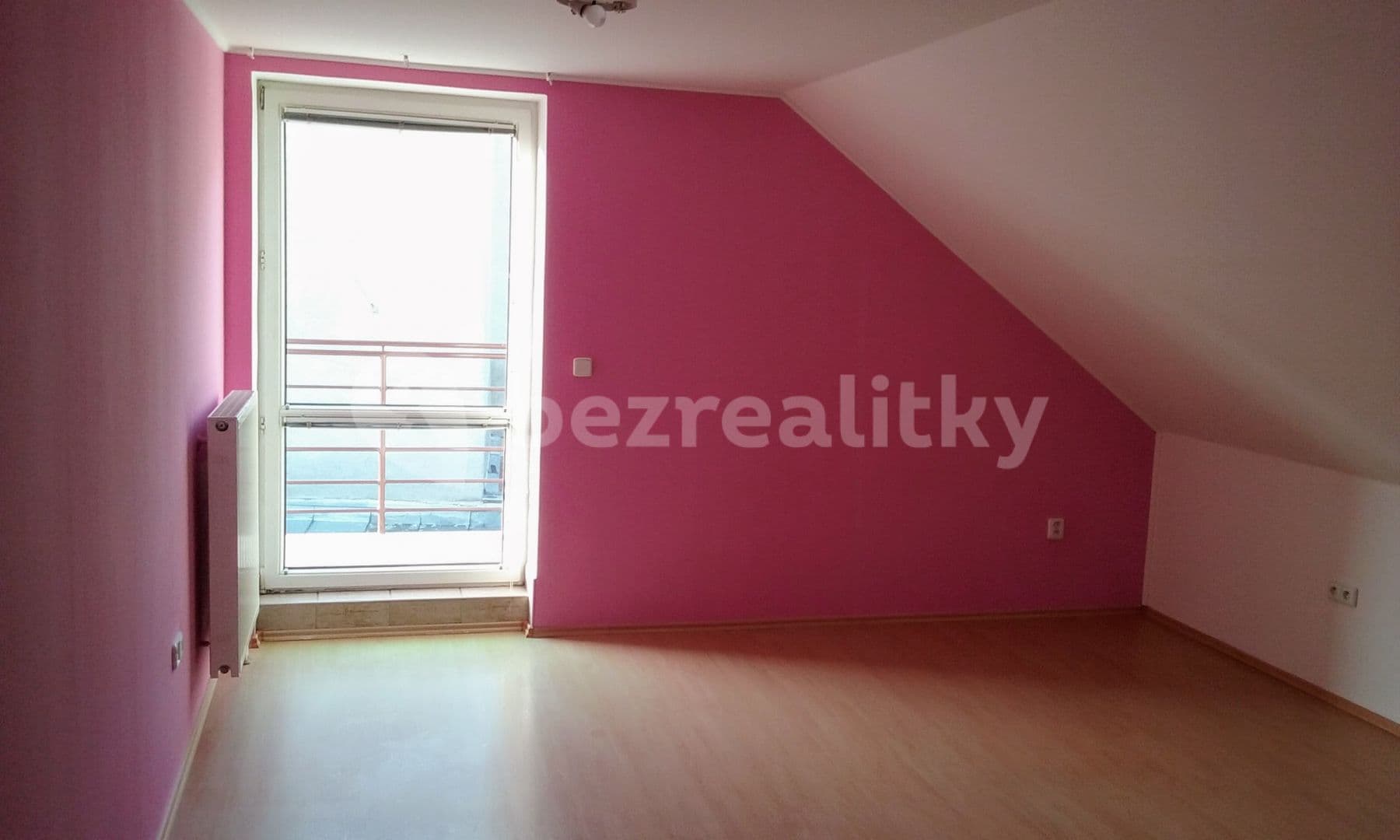 Prenájom bytu 4-izbový 228 m², 1. máje, Olomouc, Olomoucký kraj Prenájom bytu 4-izbový 228 m², 1. máje, Olomouc, Olomoucký kraj