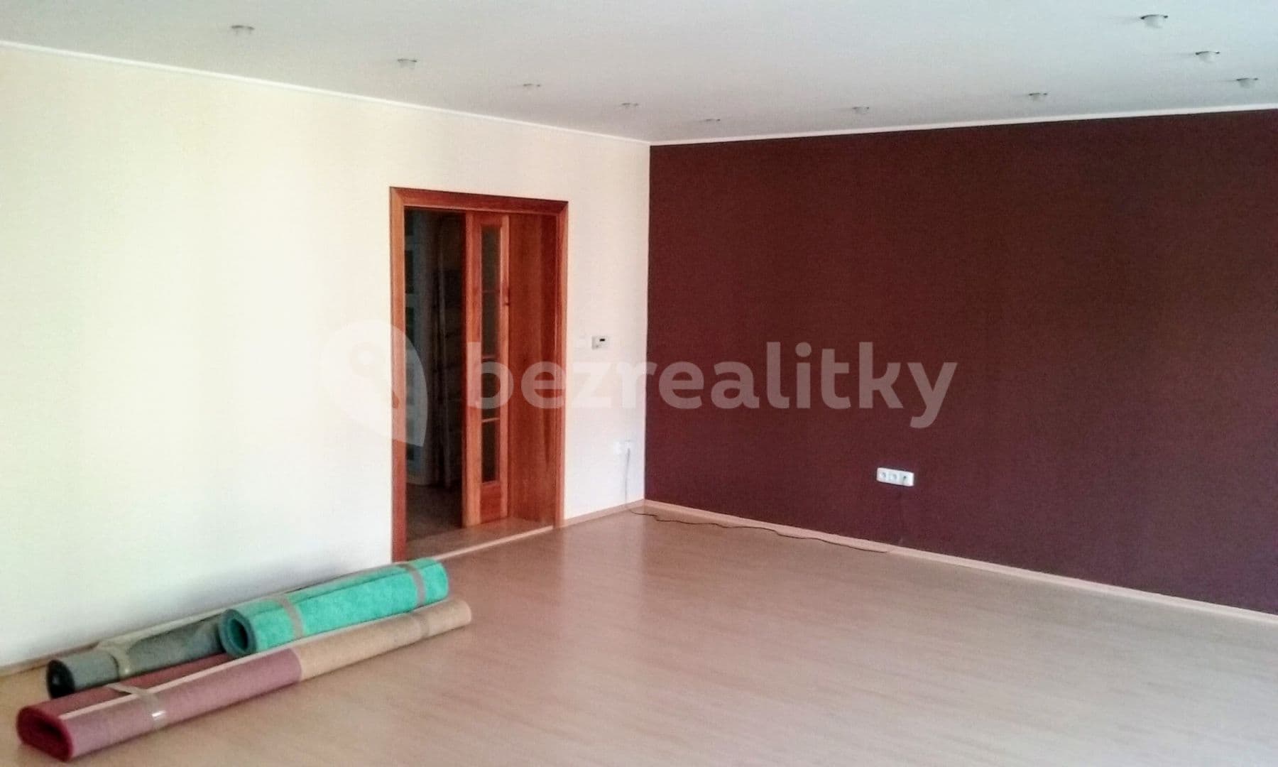 Prenájom bytu 4-izbový 228 m², 1. máje, Olomouc, Olomoucký kraj Prenájom bytu 4-izbový 228 m², 1. máje, Olomouc, Olomoucký kraj