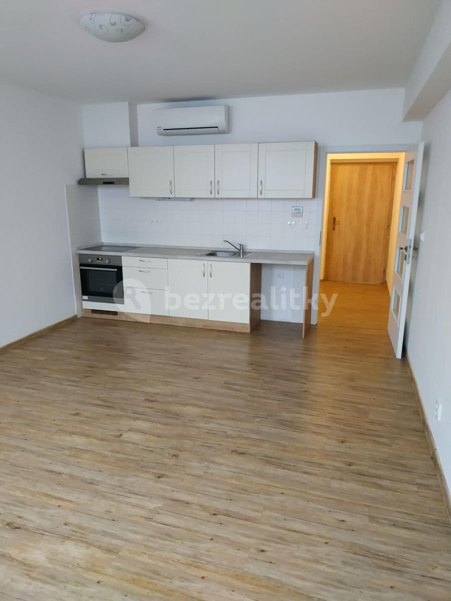 Prenájom bytu 1-izbový 30 m², U Pivovaru, Dobříš, Středočeský kraj