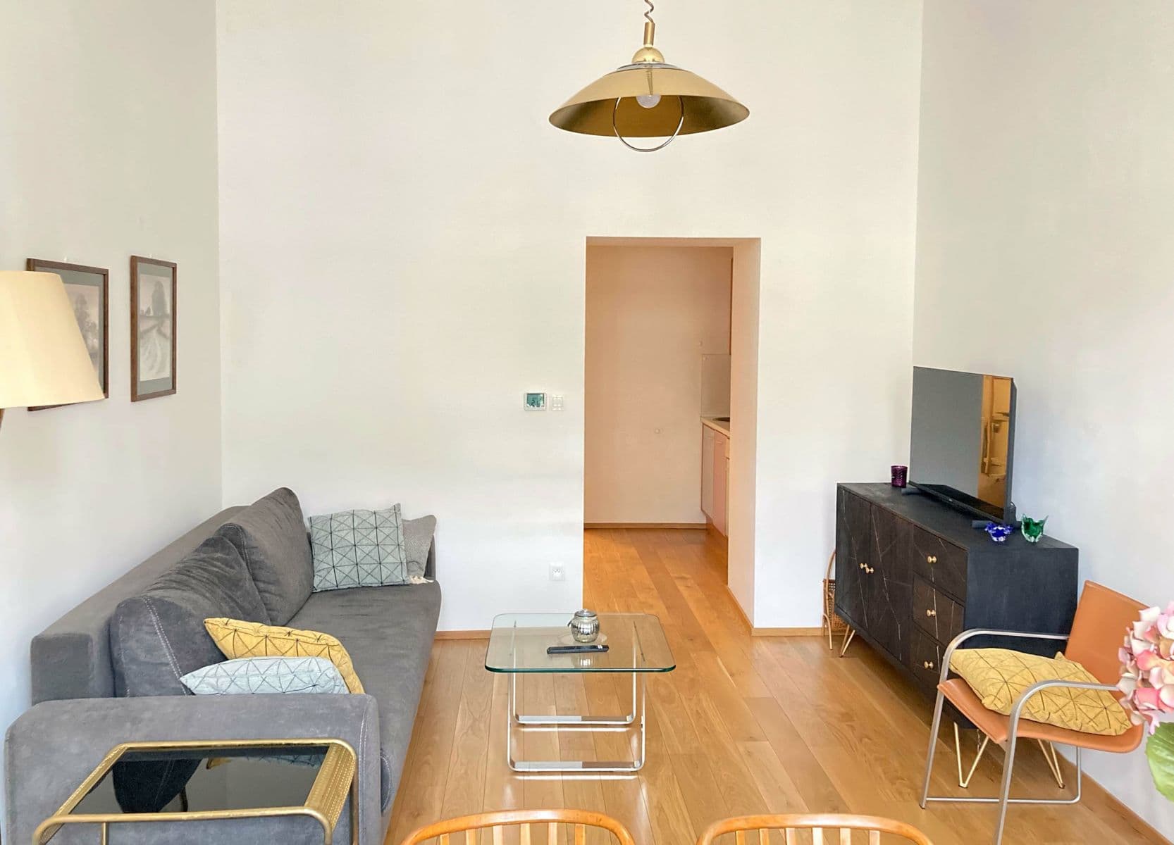 Prenájom bytu 2-izbový 57 m², Prvního pluku, Praha, Praha Prenájom bytu 2-izbový 57 m², Prvního pluku, Praha, Praha