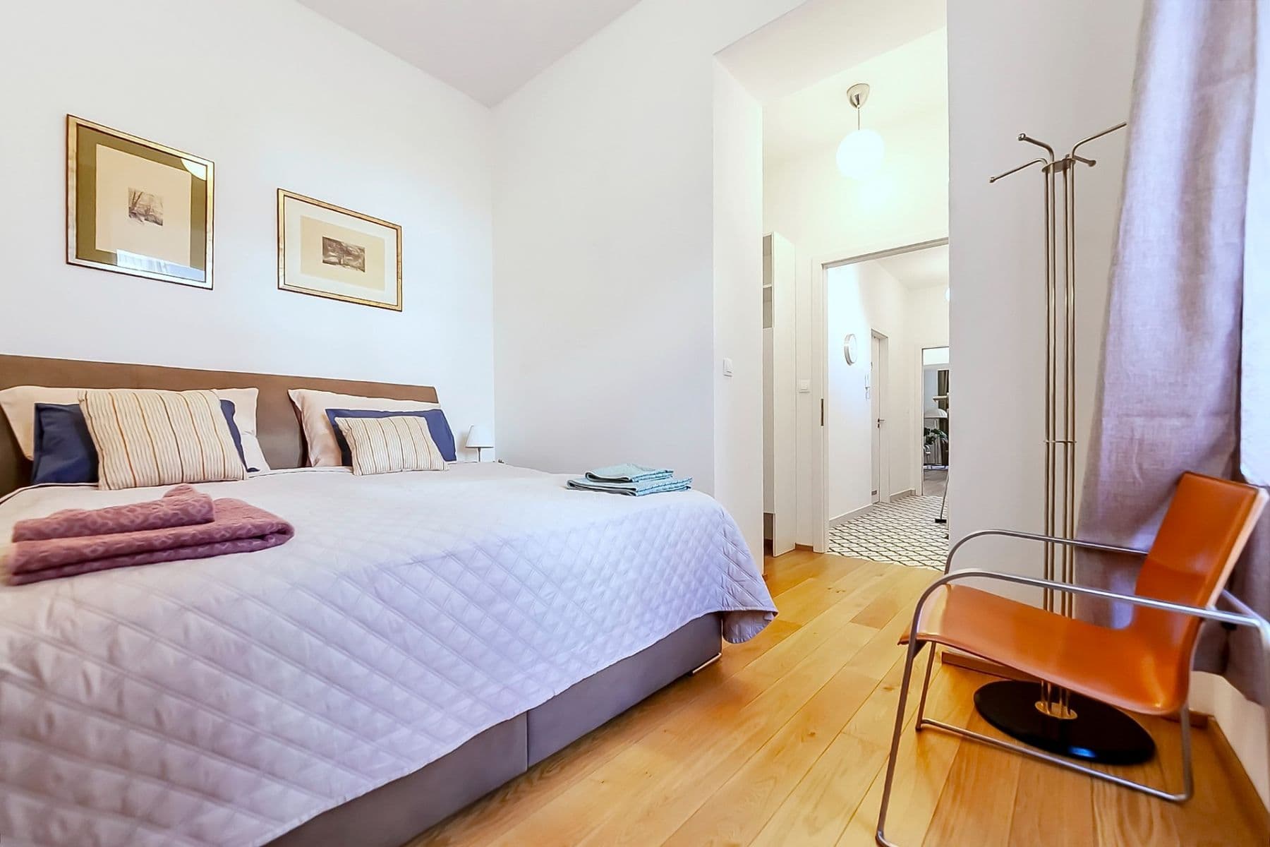 Prenájom bytu 2-izbový 57 m², Prvního pluku, Praha, Praha Prenájom bytu 2-izbový 57 m², Prvního pluku, Praha, Praha