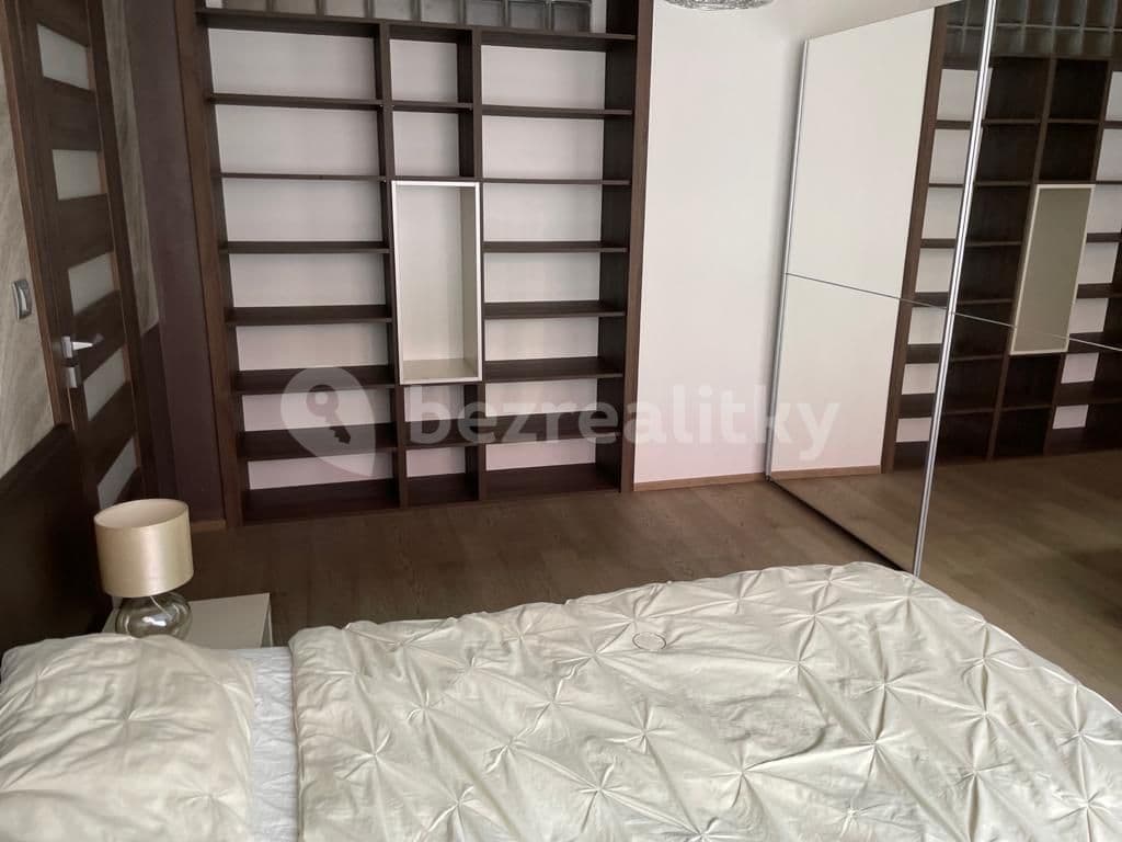 Prenájom bytu 2-izbový 66 m², Puškinova, Hradec Králové, Královéhradecký kraj Prenájom bytu 2-izbový 66 m², Puškinova, Hradec Králové, Královéhradecký kraj