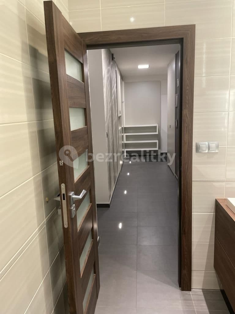 Prenájom bytu 2-izbový 66 m², Puškinova, Hradec Králové, Královéhradecký kraj Prenájom bytu 2-izbový 66 m², Puškinova, Hradec Králové, Královéhradecký kraj