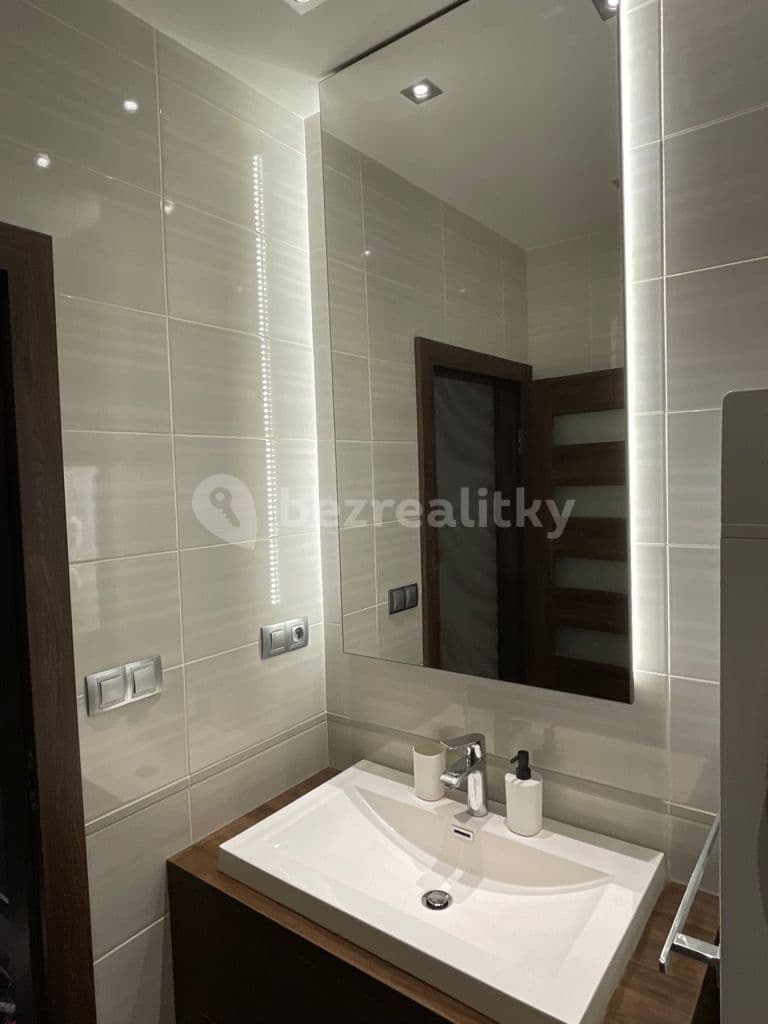 Prenájom bytu 2-izbový 66 m², Puškinova, Hradec Králové, Královéhradecký kraj Prenájom bytu 2-izbový 66 m², Puškinova, Hradec Králové, Královéhradecký kraj
