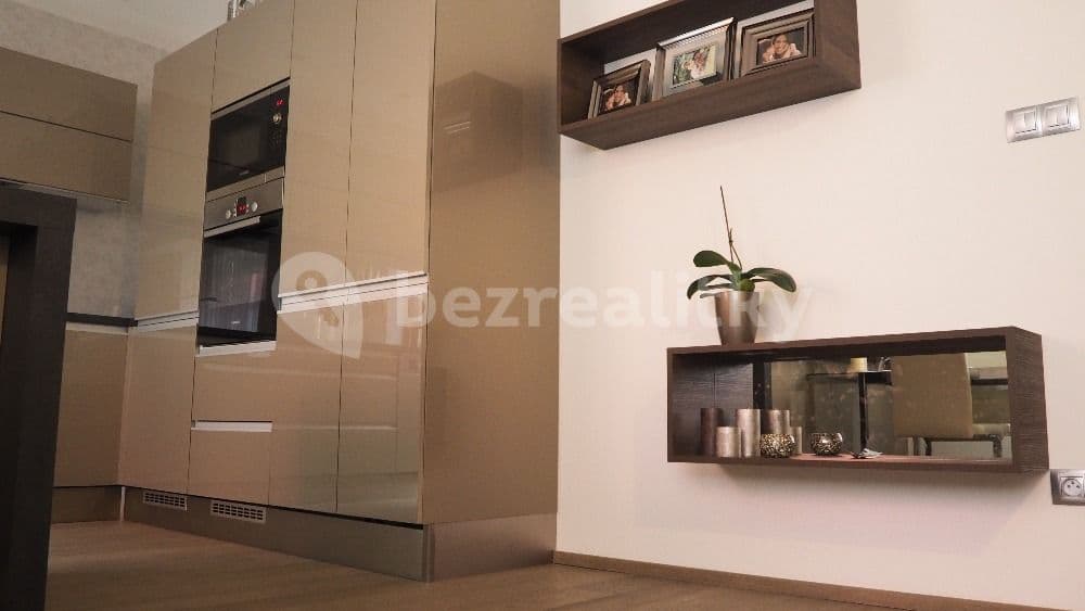 Prenájom bytu 2-izbový 66 m², Puškinova, Hradec Králové, Královéhradecký kraj Prenájom bytu 2-izbový 66 m², Puškinova, Hradec Králové, Královéhradecký kraj