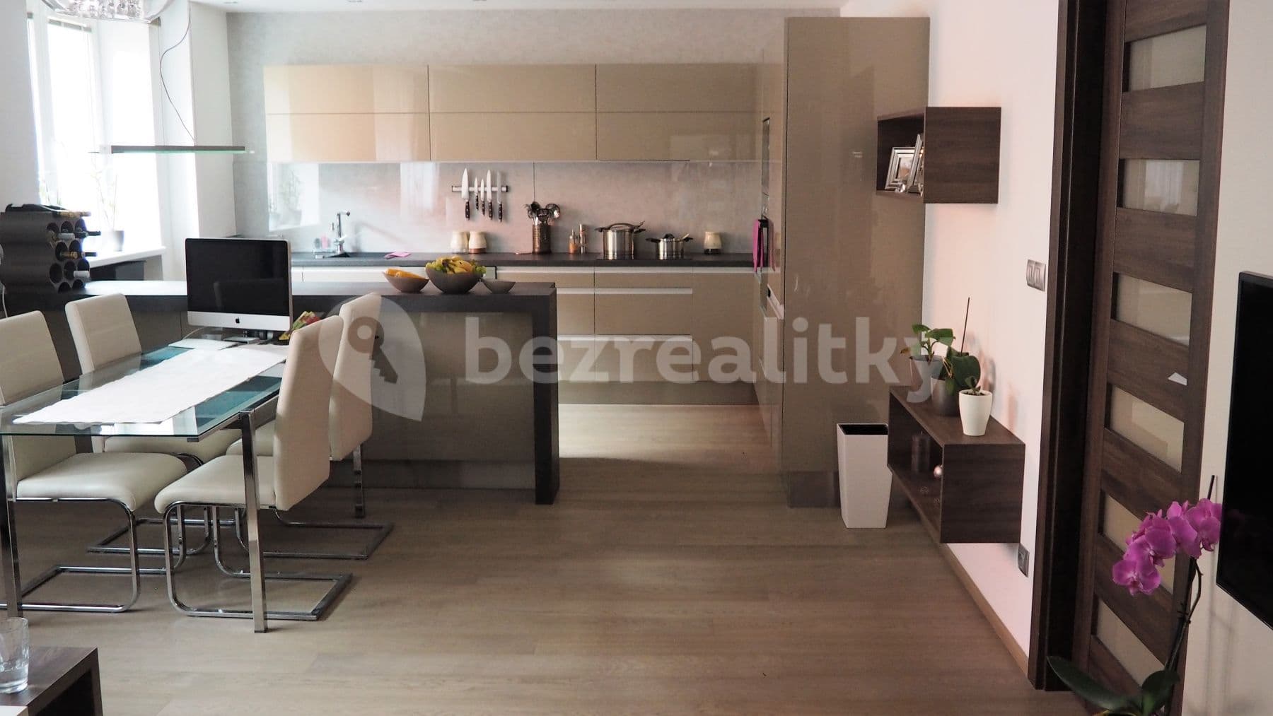 Prenájom bytu 2-izbový 66 m², Puškinova, Hradec Králové, Královéhradecký kraj Prenájom bytu 2-izbový 66 m², Puškinova, Hradec Králové, Královéhradecký kraj