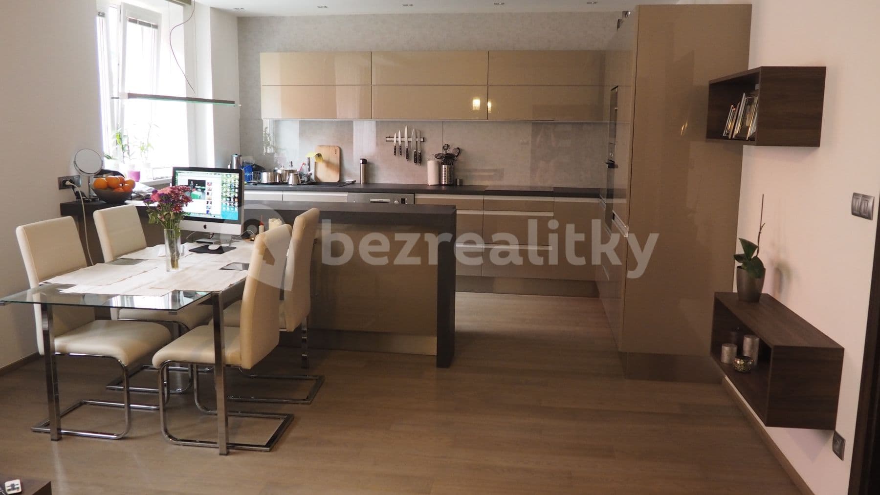 Prenájom bytu 2-izbový 66 m², Puškinova, Hradec Králové, Královéhradecký kraj Prenájom bytu 2-izbový 66 m², Puškinova, Hradec Králové, Královéhradecký kraj
