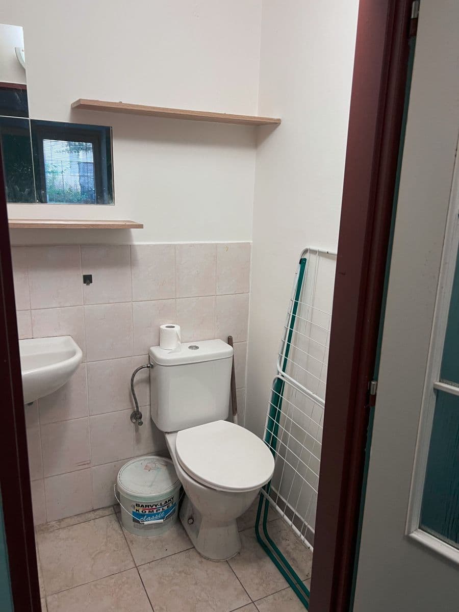 Prenájom bytu 1-izbový 15 m², Okrouhlická, Praha, Praha Prenájom bytu 1-izbový 15 m², Okrouhlická, Praha, Praha