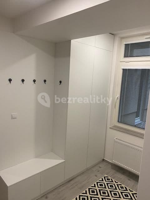Prenájom bytu 1-izbový 50 m², Lermontovova, Bratislava - mestská časť Staré Mesto, Bratislavský kraj Prenájom bytu 1-izbový 50 m², Lermontovova, Bratislava - mestská časť Staré Mesto, Bratislavský kraj