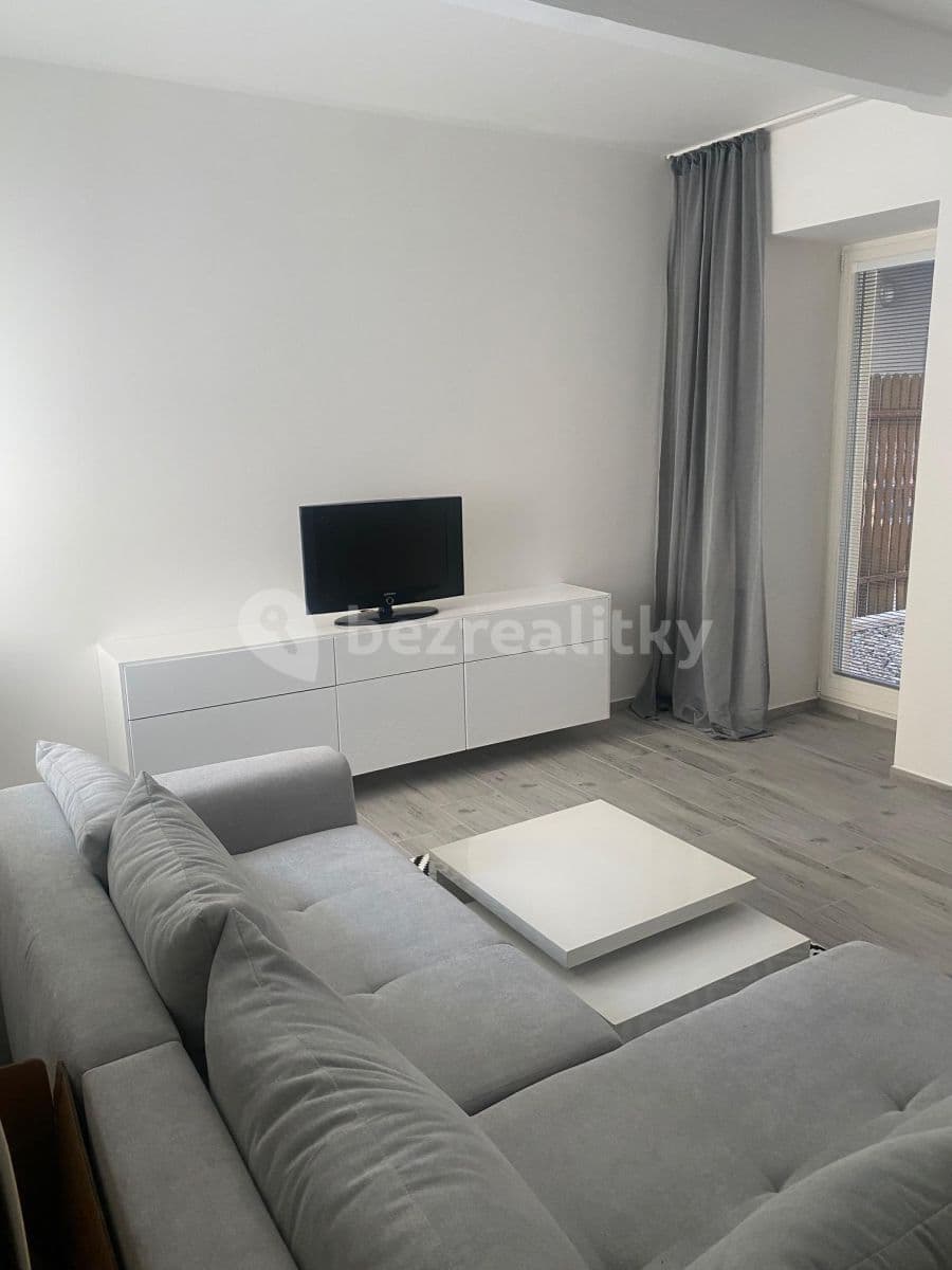 Prenájom bytu 1-izbový 50 m², Lermontovova, Bratislava - mestská časť Staré Mesto, Bratislavský kraj Prenájom bytu 1-izbový 50 m², Lermontovova, Bratislava - mestská časť Staré Mesto, Bratislavský kraj
