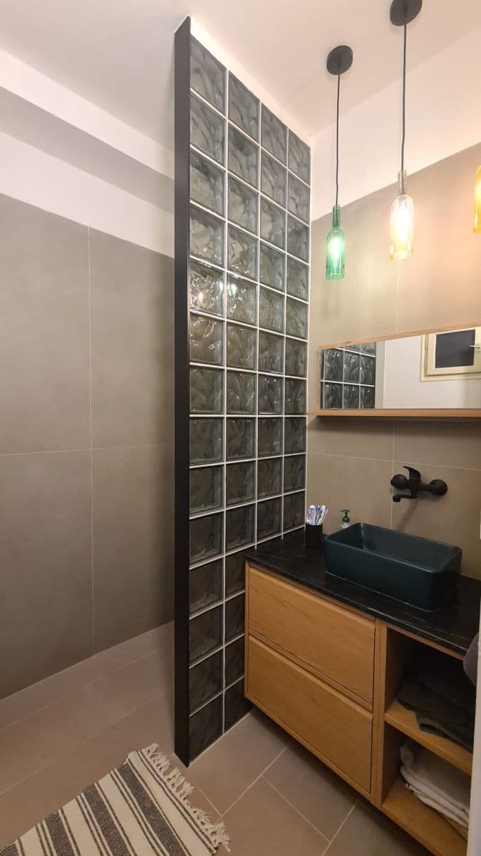 Prenájom bytu 3-izbový 66 m², Čeljabinská, Praha, Praha Prenájom bytu 3-izbový 66 m², Čeljabinská, Praha, Praha