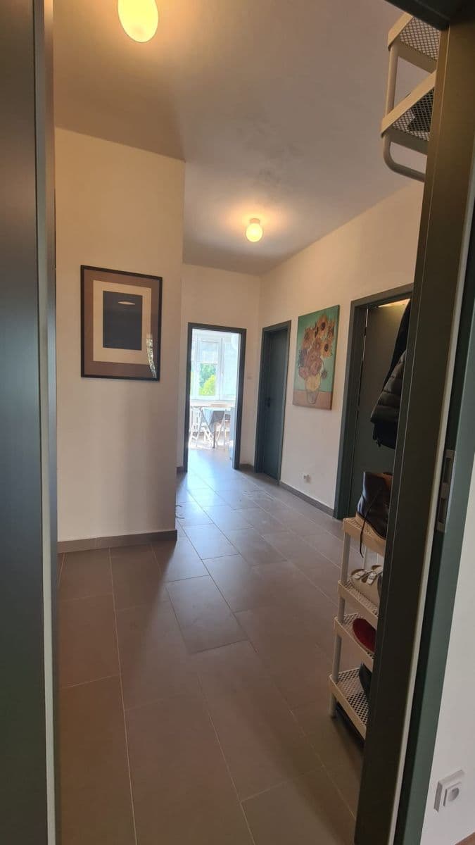Prenájom bytu 3-izbový 66 m², Čeljabinská, Praha, Praha Prenájom bytu 3-izbový 66 m², Čeljabinská, Praha, Praha