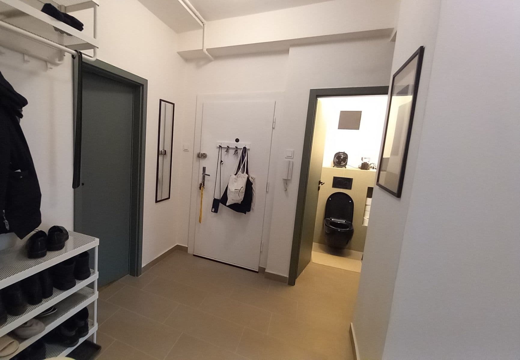 Prenájom bytu 3-izbový 66 m², Čeljabinská, Praha, Praha Prenájom bytu 3-izbový 66 m², Čeljabinská, Praha, Praha