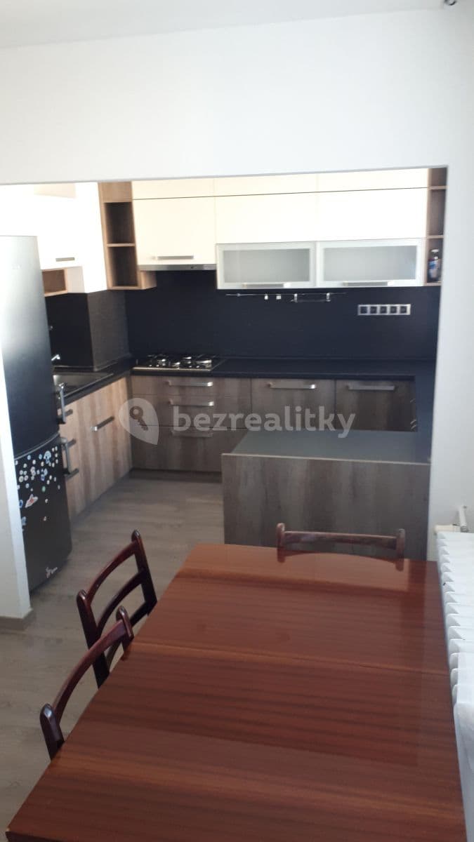 Prenájom bytu 3-izbový 72 m², Na Skalkách, Neratovice, Středočeský kraj Prenájom bytu 3-izbový 72 m², Na Skalkách, Neratovice, Středočeský kraj