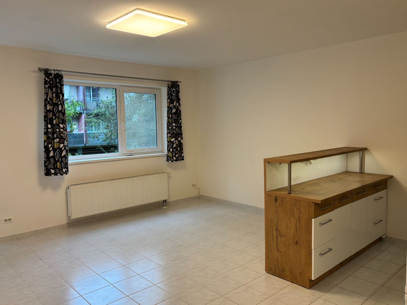 Prenájom bytu 1-izbový 37 m², Kostomlatská, Praha, Praha Prenájom bytu 1-izbový 37 m², Kostomlatská, Praha, Praha
