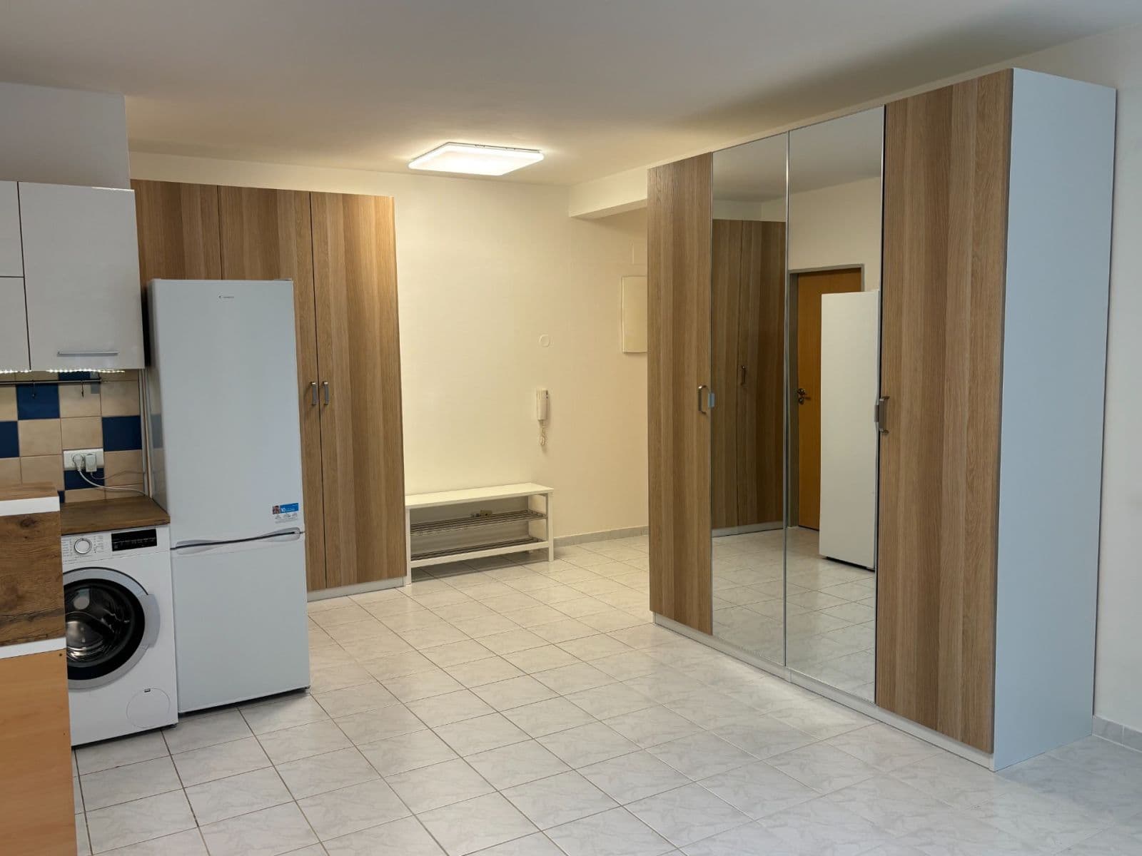 Prenájom bytu 1-izbový 37 m², Kostomlatská, Praha, Praha Prenájom bytu 1-izbový 37 m², Kostomlatská, Praha, Praha
