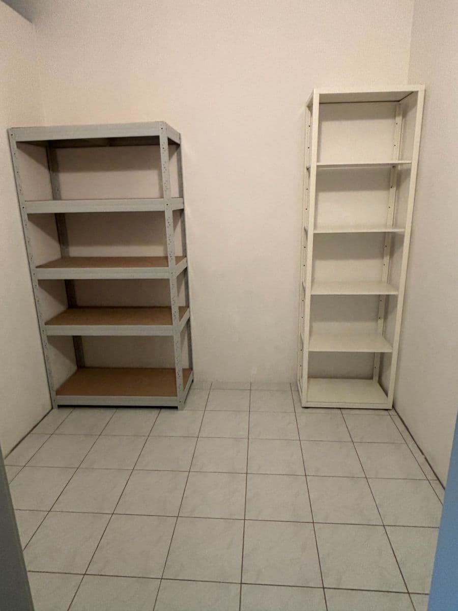 Prenájom bytu 1-izbový 37 m², Kostomlatská, Praha, Praha Prenájom bytu 1-izbový 37 m², Kostomlatská, Praha, Praha