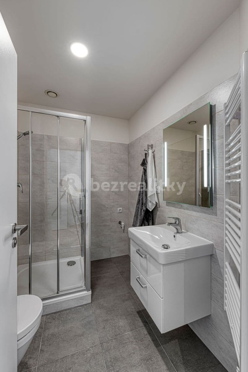 Prenájom bytu 1-izbový 31 m², Mukařovského, Praha, Praha Prenájom bytu 1-izbový 31 m², Mukařovského, Praha, Praha