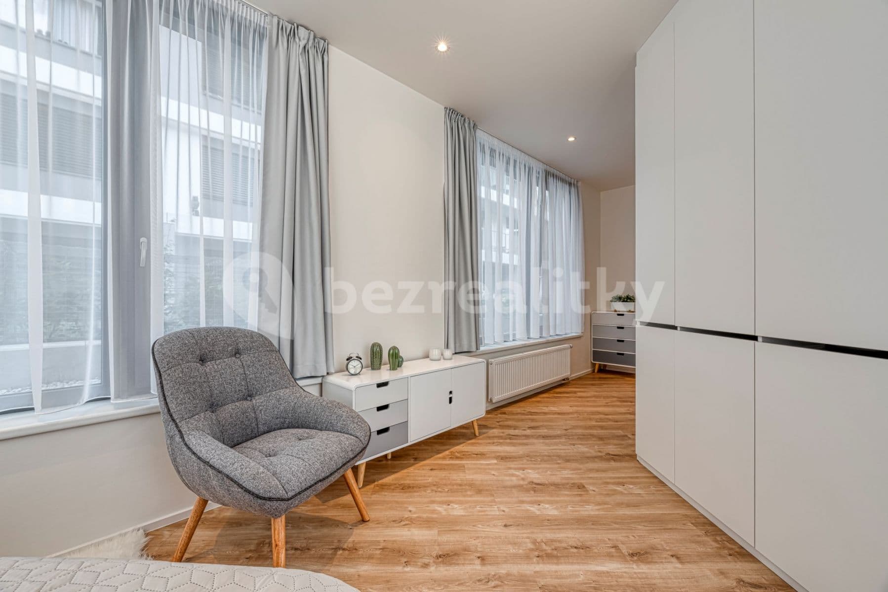 Prenájom bytu 1-izbový 31 m², Mukařovského, Praha, Praha Prenájom bytu 1-izbový 31 m², Mukařovského, Praha, Praha