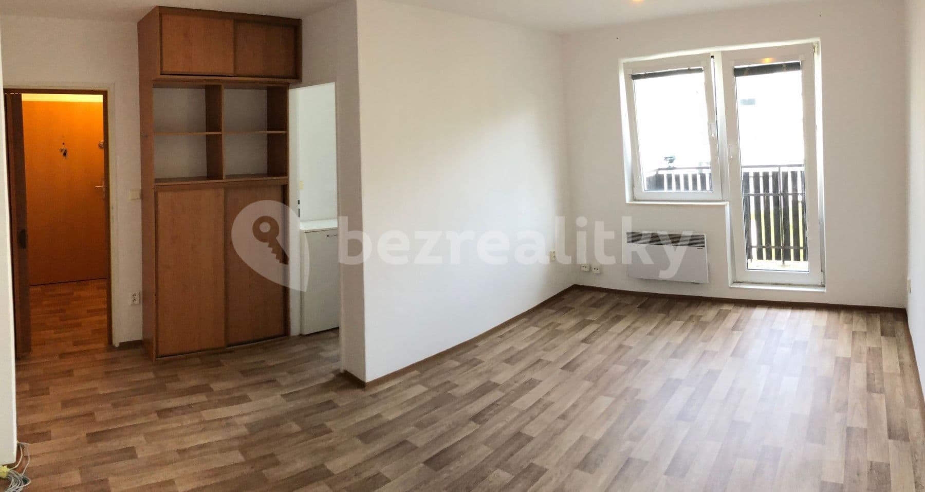 Prenájom bytu 1-izbový 30 m², Spojovací, Milovice, Středočeský kraj Prenájom bytu 1-izbový 30 m², Spojovací, Milovice, Středočeský kraj