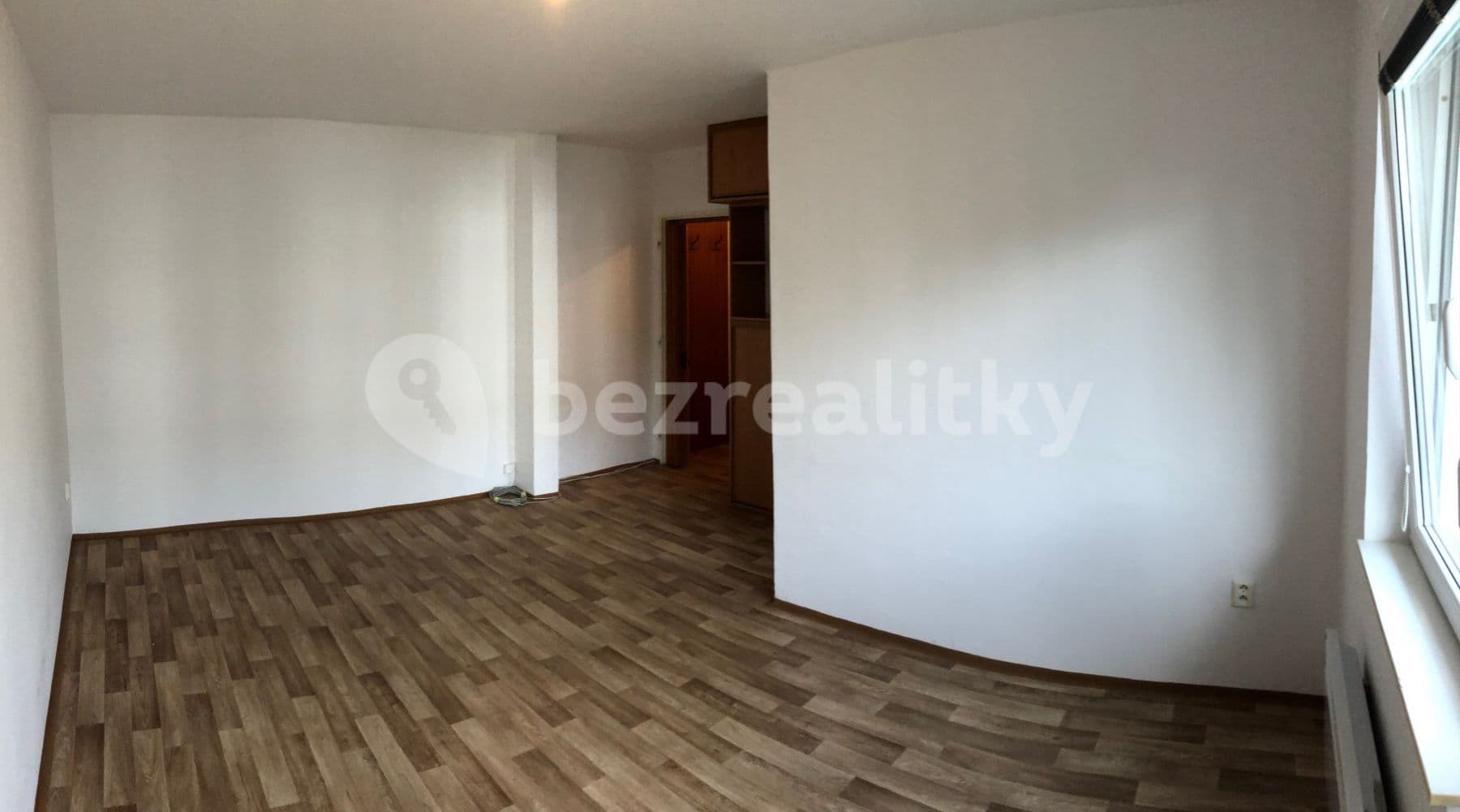 Prenájom bytu 1-izbový 30 m², Spojovací, Milovice, Středočeský kraj Prenájom bytu 1-izbový 30 m², Spojovací, Milovice, Středočeský kraj