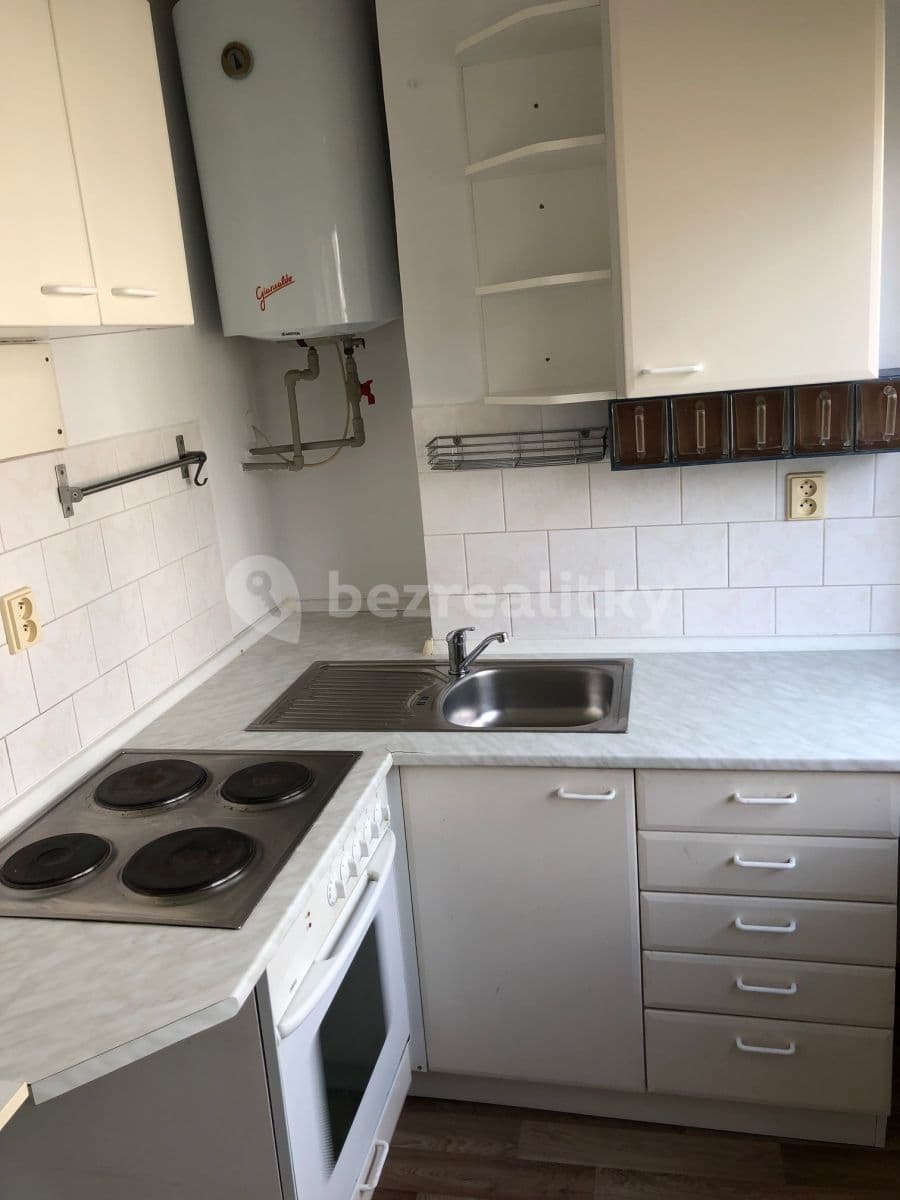 Prenájom bytu 1-izbový 30 m², Spojovací, Milovice, Středočeský kraj Prenájom bytu 1-izbový 30 m², Spojovací, Milovice, Středočeský kraj