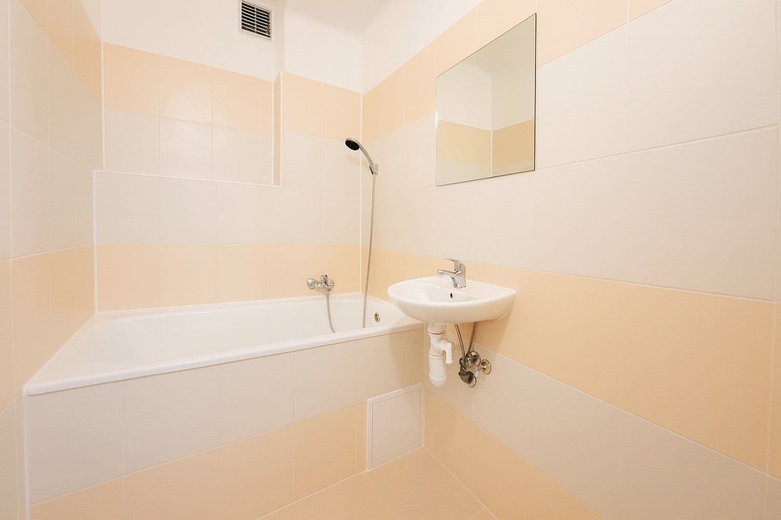 Prenájom bytu 2-izbový 52 m², nám. T. G. Masaryka, Havířov, Moravskoslezský kraj Prenájom bytu 2-izbový 52 m², nám. T. G. Masaryka, Havířov, Moravskoslezský kraj