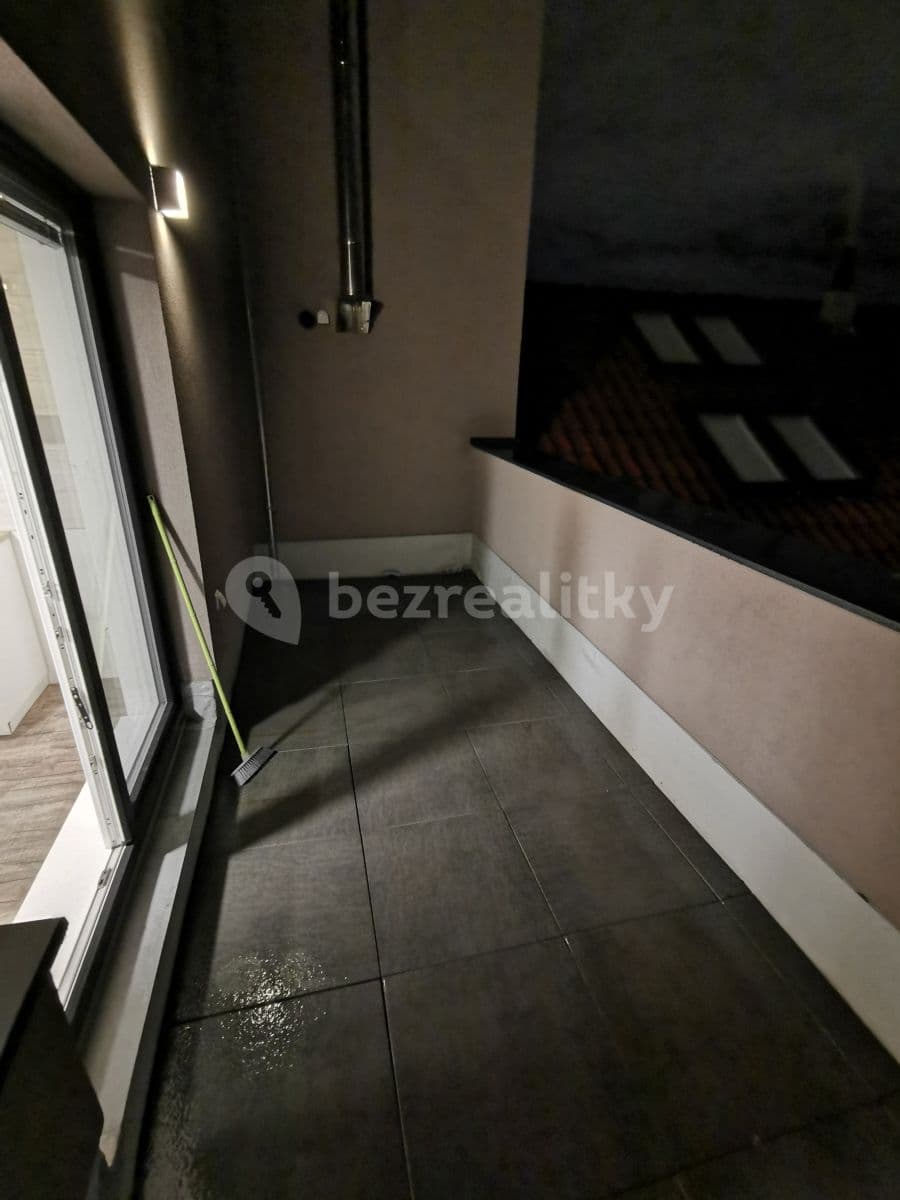 Prenájom bytu 1-izbový 45 m², Mikšíčkova, Brno, Jihomoravský kraj Prenájom bytu 1-izbový 45 m², Mikšíčkova, Brno, Jihomoravský kraj