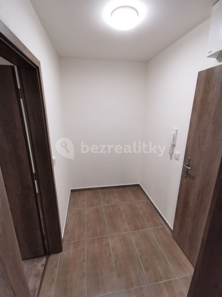 Prenájom bytu 1-izbový 45 m², Mikšíčkova, Brno, Jihomoravský kraj Prenájom bytu 1-izbový 45 m², Mikšíčkova, Brno, Jihomoravský kraj
