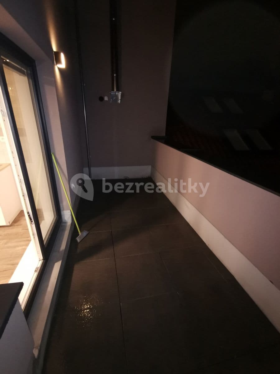 Prenájom bytu 1-izbový 45 m², Mikšíčkova, Brno, Jihomoravský kraj Prenájom bytu 1-izbový 45 m², Mikšíčkova, Brno, Jihomoravský kraj