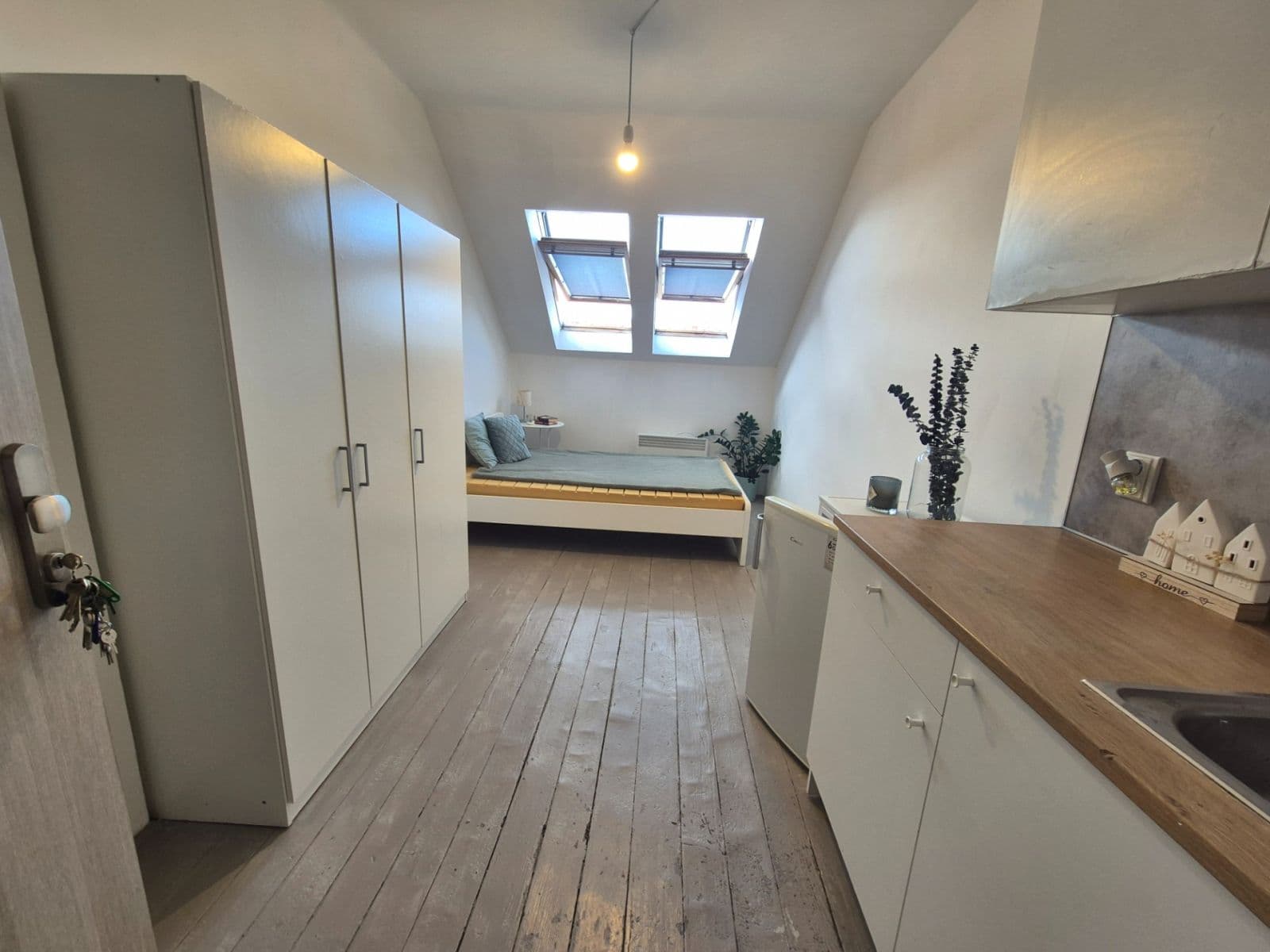 Prenájom bytu 1-izbový 22 m², Moskevská, Praha, Praha Prenájom bytu 1-izbový 22 m², Moskevská, Praha, Praha