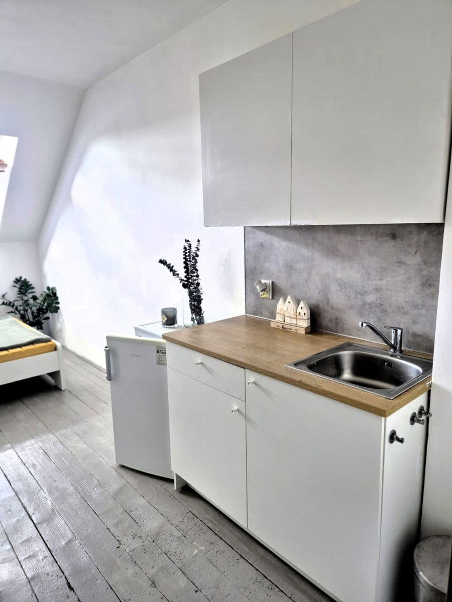 Prenájom bytu 1-izbový 22 m², Moskevská, Praha, Praha Prenájom bytu 1-izbový 22 m², Moskevská, Praha, Praha
