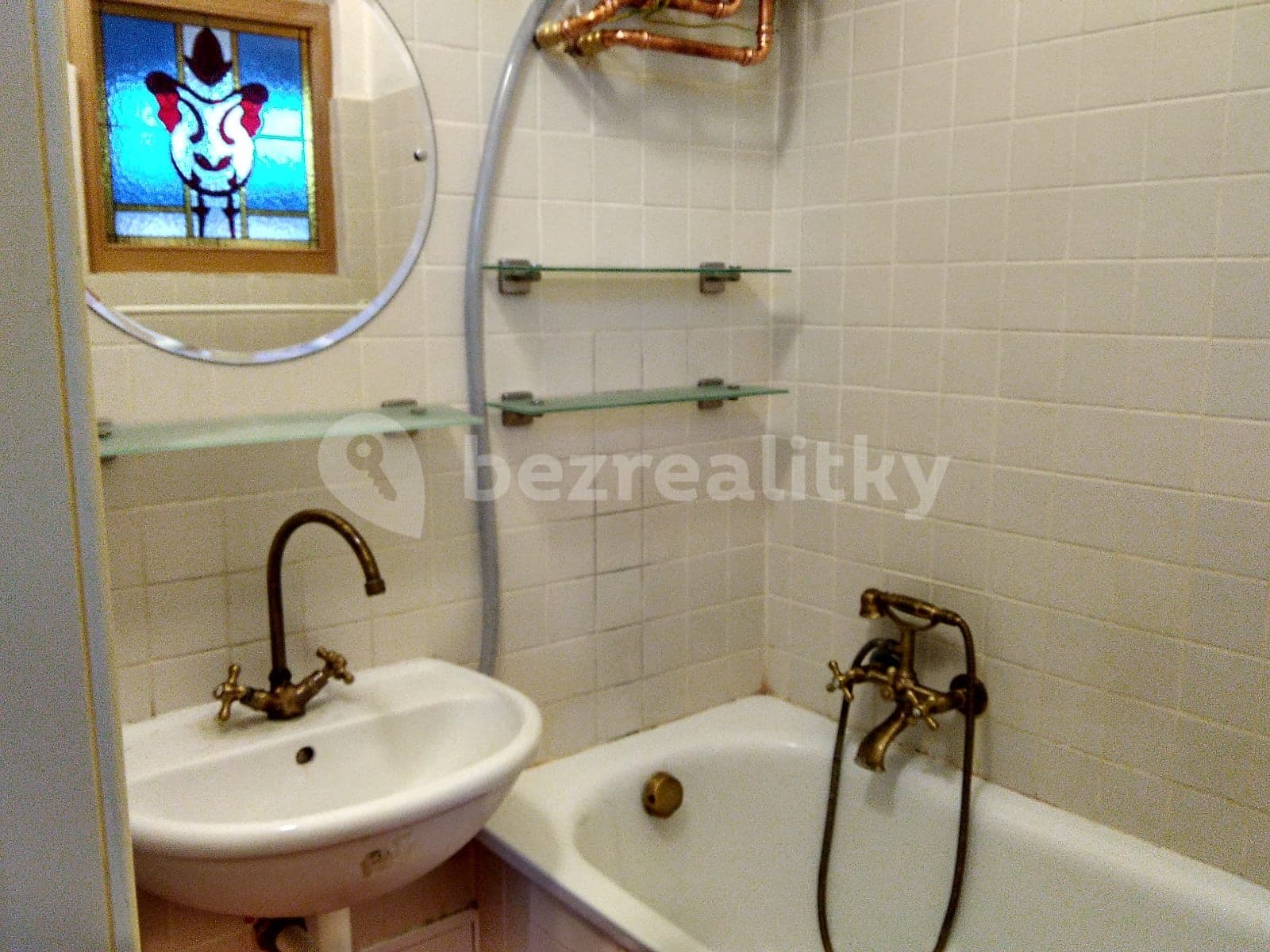Prenájom bytu 2-izbový 47 m², Šmeralova, Olomouc, Olomoucký kraj Prenájom bytu 2-izbový 47 m², Šmeralova, Olomouc, Olomoucký kraj