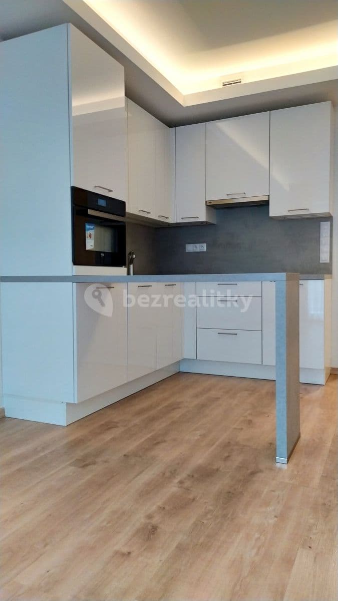 Prenájom bytu 1-izbový 30 m², Mukařovského, Praha, Praha Prenájom bytu 1-izbový 30 m², Mukařovského, Praha, Praha