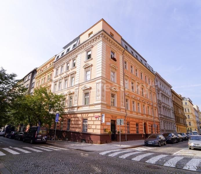 Prenájom bytu 3-izbový 61 m², Varšavská, Praha, Praha Prenájom bytu 3-izbový 61 m², Varšavská, Praha, Praha