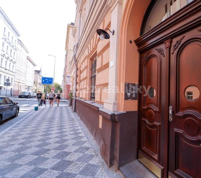 Prenájom bytu 3-izbový 61 m², Varšavská, Praha, Praha Prenájom bytu 3-izbový 61 m², Varšavská, Praha, Praha