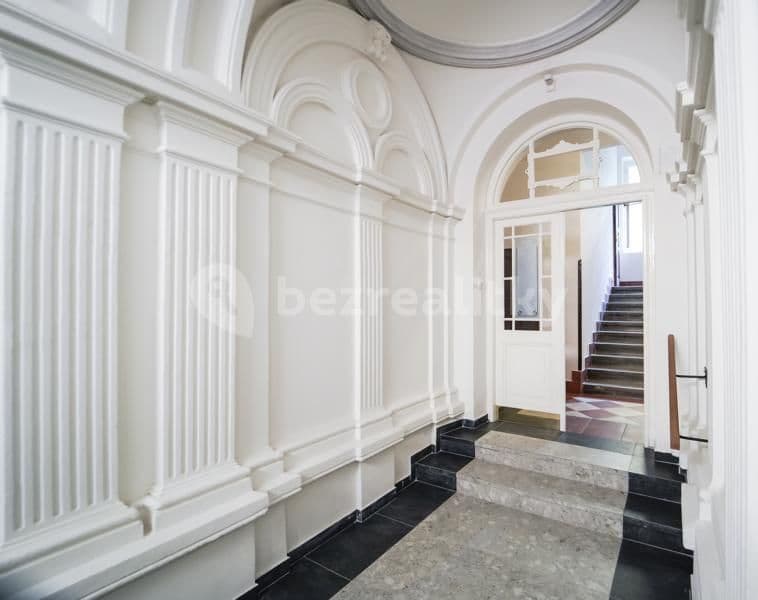 Prenájom bytu 3-izbový 61 m², Varšavská, Praha, Praha Prenájom bytu 3-izbový 61 m², Varšavská, Praha, Praha