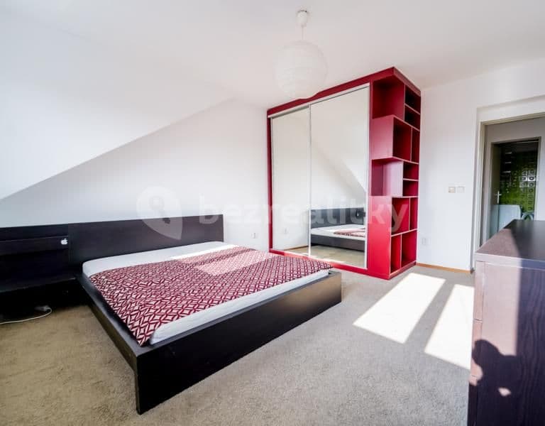 Prenájom bytu 3-izbový 61 m², Varšavská, Praha, Praha Prenájom bytu 3-izbový 61 m², Varšavská, Praha, Praha