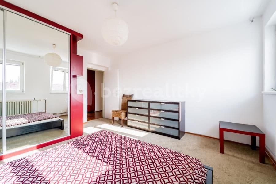 Prenájom bytu 3-izbový 61 m², Varšavská, Praha, Praha Prenájom bytu 3-izbový 61 m², Varšavská, Praha, Praha