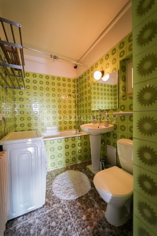 Prenájom bytu 3-izbový 61 m², Varšavská, Praha, Praha Prenájom bytu 3-izbový 61 m², Varšavská, Praha, Praha