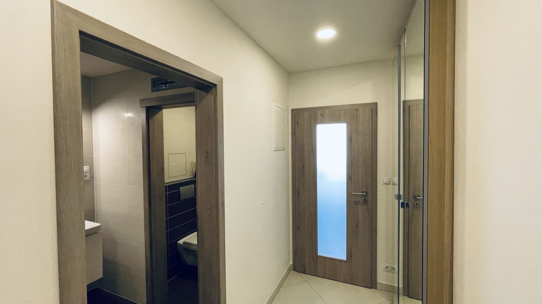 Prenájom bytu 1-izbový 34 m², Petrohradská, Praha, Praha Prenájom bytu 1-izbový 34 m², Petrohradská, Praha, Praha