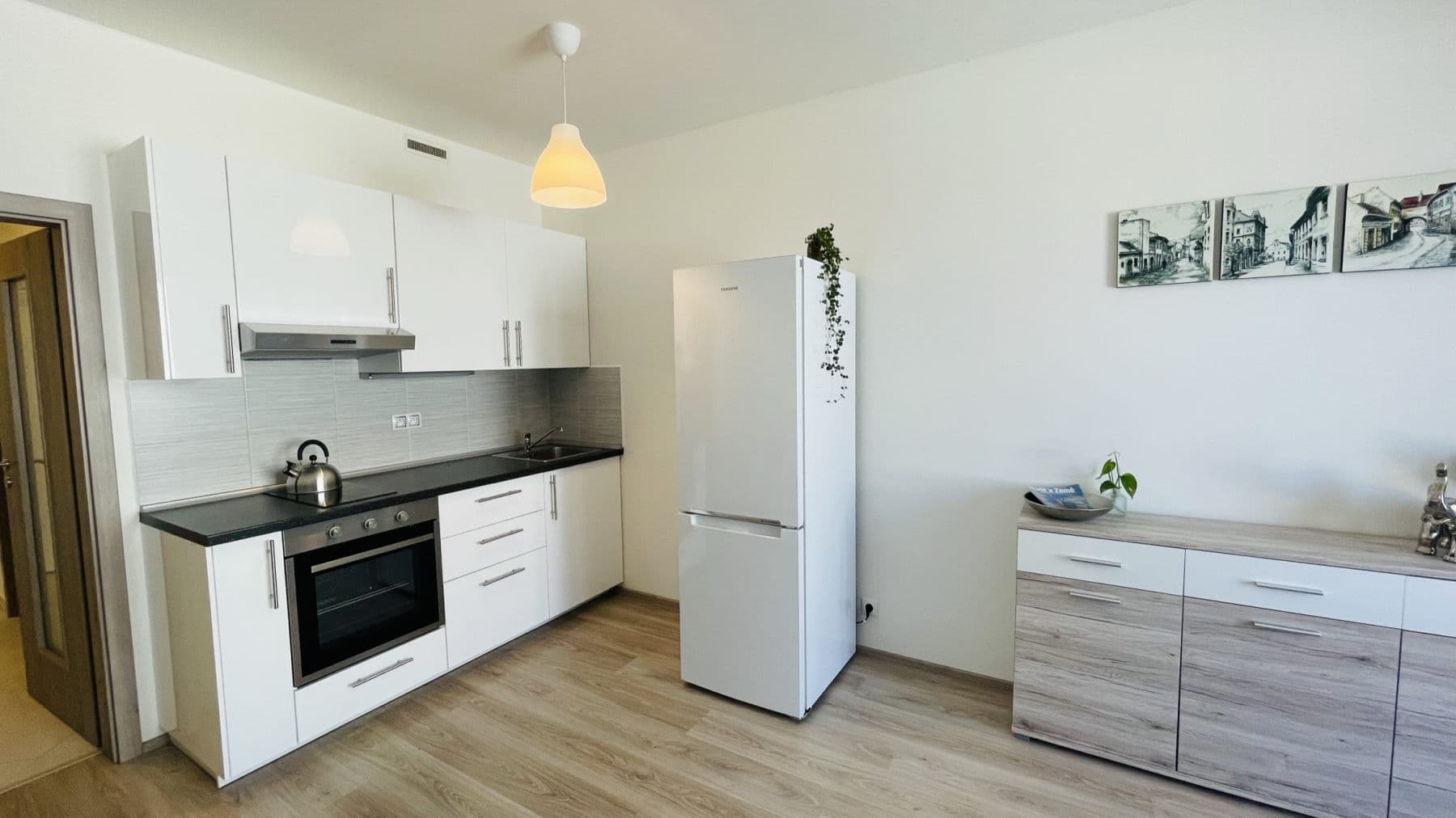 Prenájom bytu 1-izbový 34 m², Petrohradská, Praha, Praha Prenájom bytu 1-izbový 34 m², Petrohradská, Praha, Praha