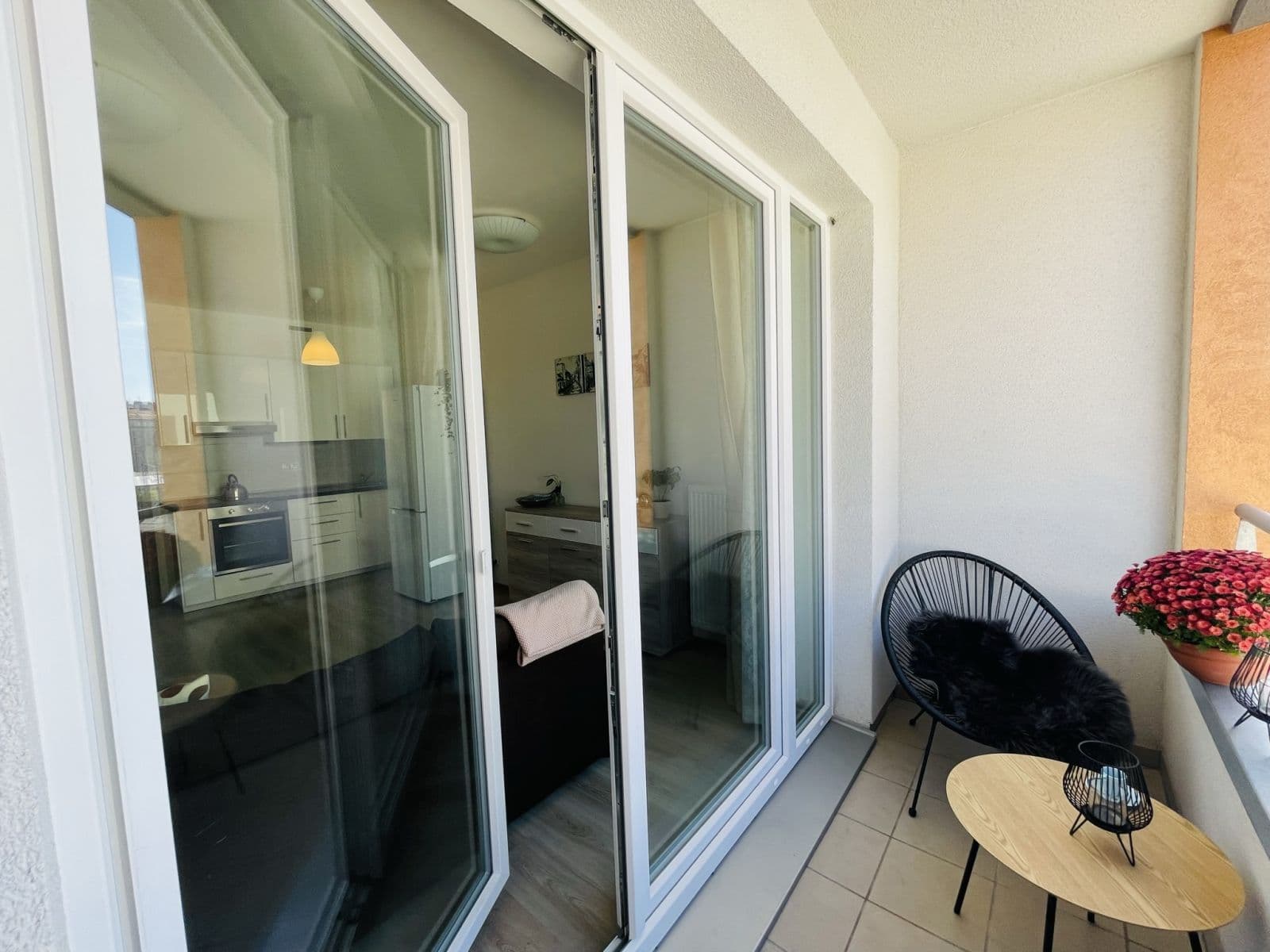 Prenájom bytu 1-izbový 34 m², Petrohradská, Praha, Praha Prenájom bytu 1-izbový 34 m², Petrohradská, Praha, Praha