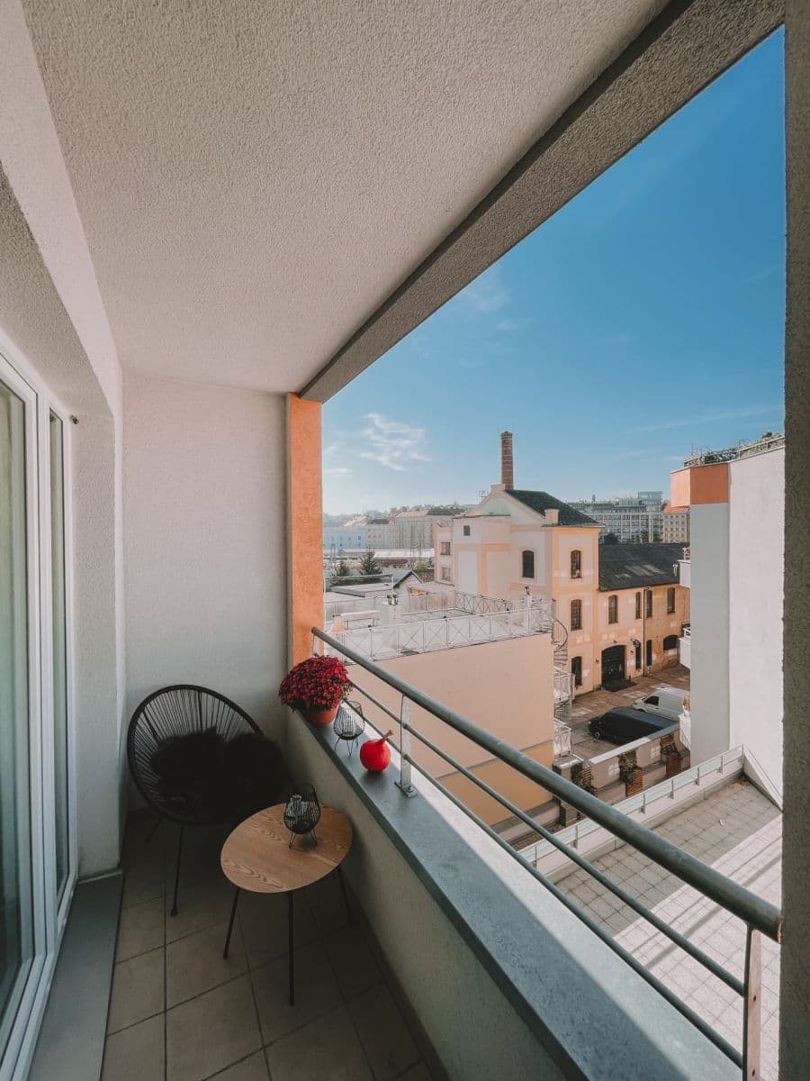 Prenájom bytu 1-izbový 34 m², Petrohradská, Praha, Praha Prenájom bytu 1-izbový 34 m², Petrohradská, Praha, Praha