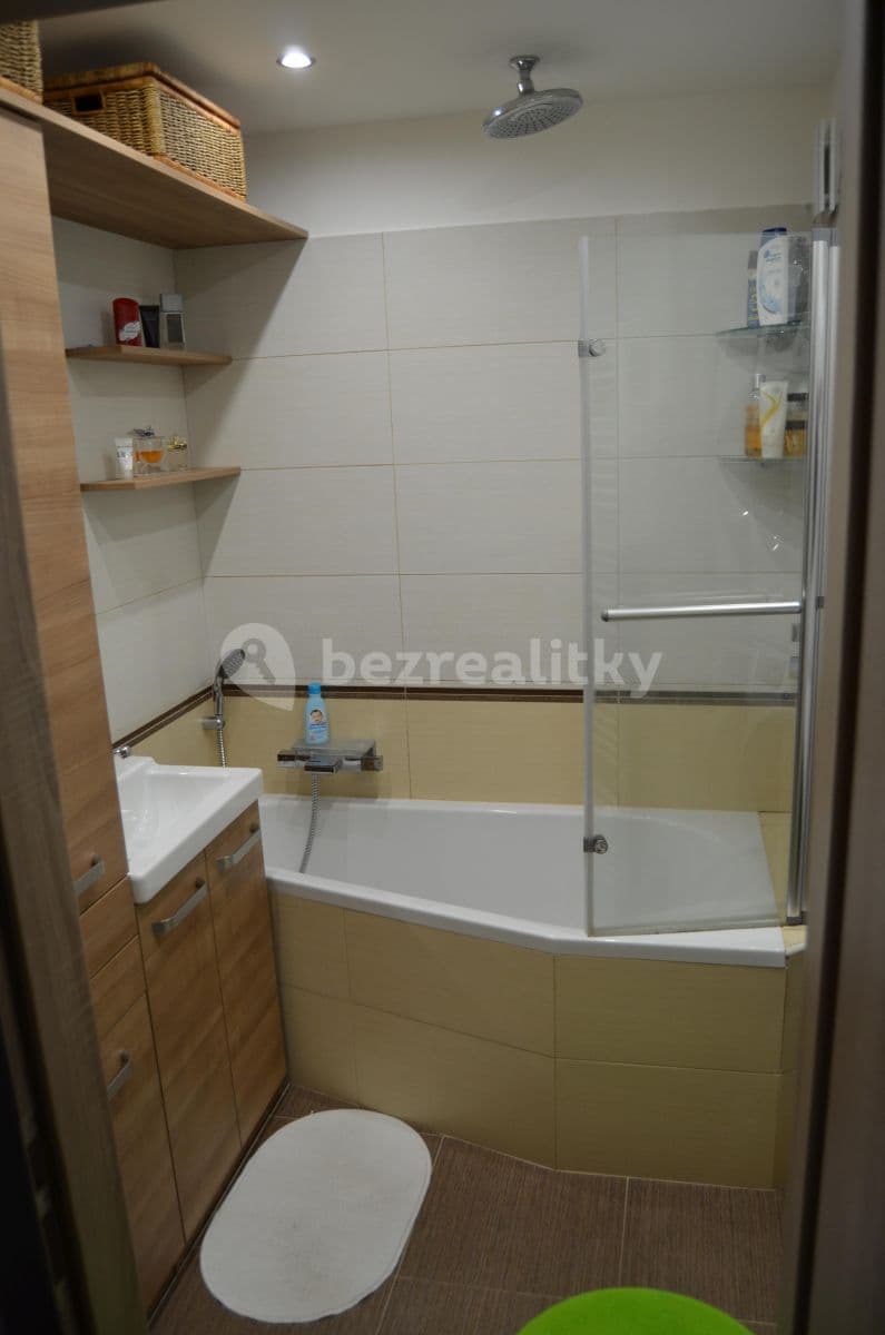 Prenájom bytu 4-izbový 100 m², Barunčina, Praha, Praha Prenájom bytu 4-izbový 100 m², Barunčina, Praha, Praha