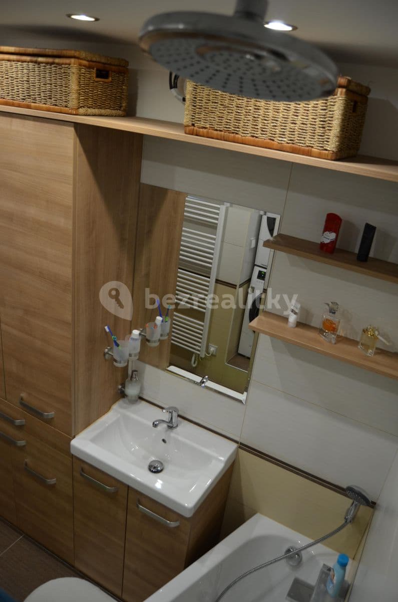 Prenájom bytu 4-izbový 100 m², Barunčina, Praha, Praha Prenájom bytu 4-izbový 100 m², Barunčina, Praha, Praha