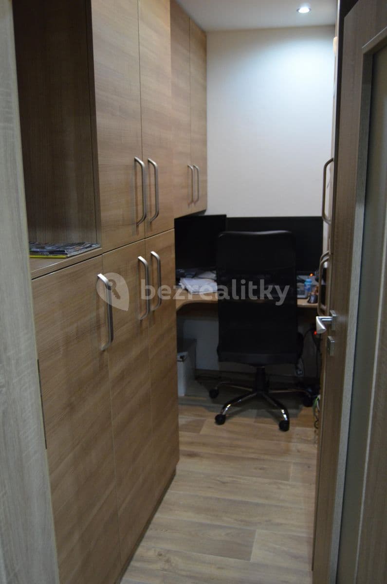 Prenájom bytu 4-izbový 100 m², Barunčina, Praha, Praha Prenájom bytu 4-izbový 100 m², Barunčina, Praha, Praha